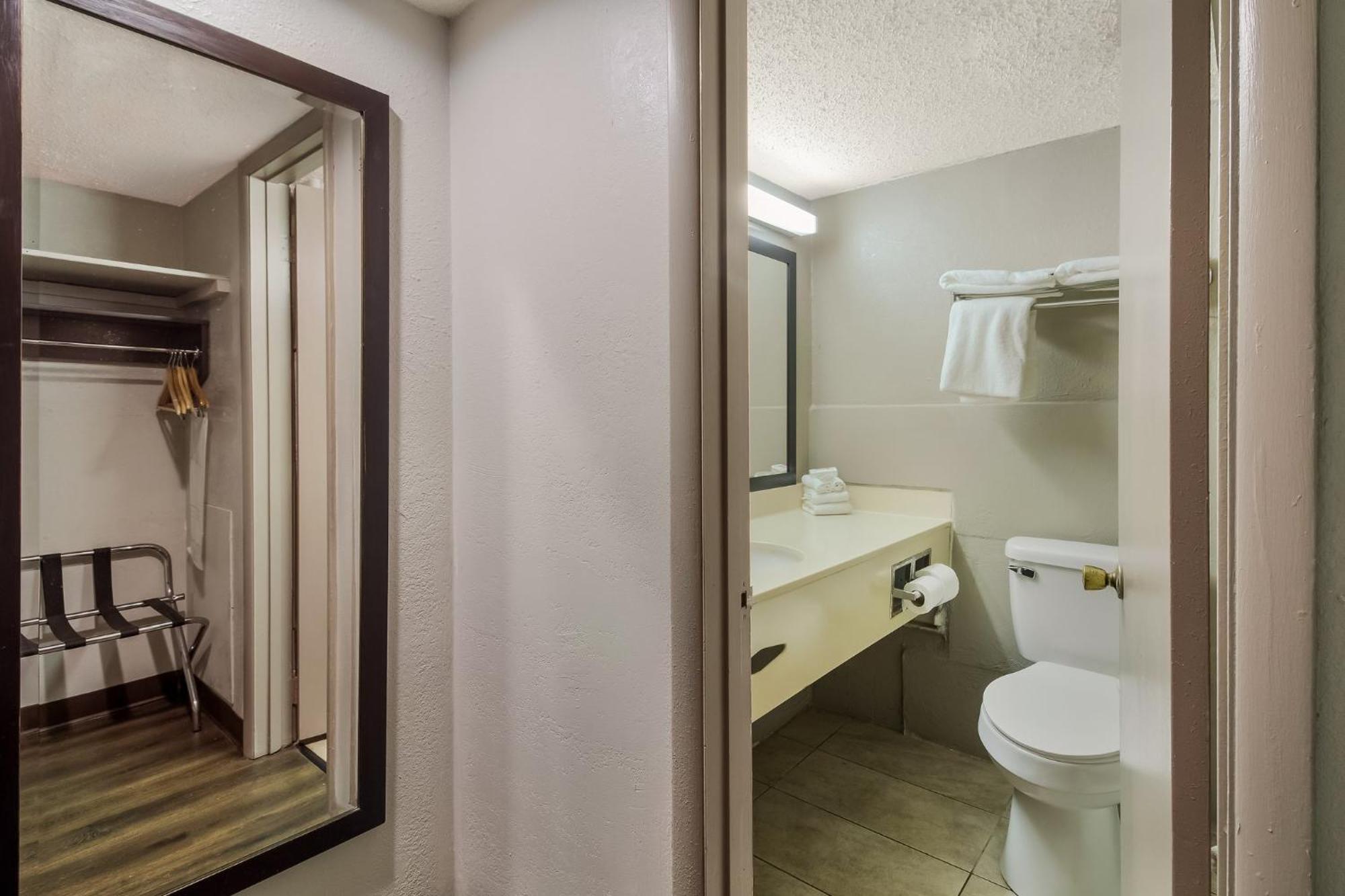 Red Roof Inn New Stanton Ngoại thất bức ảnh