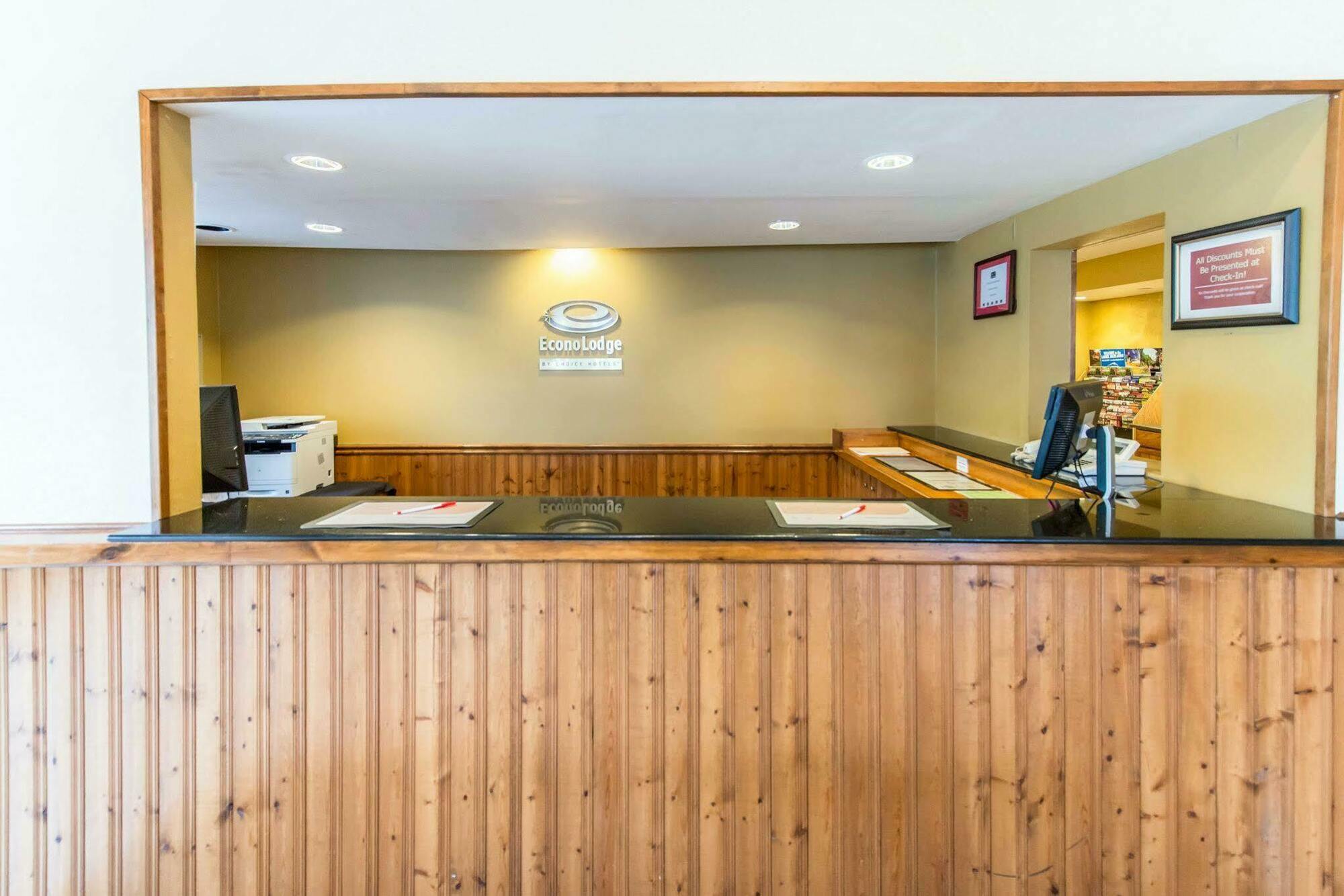 Red Roof Inn New Stanton Ngoại thất bức ảnh